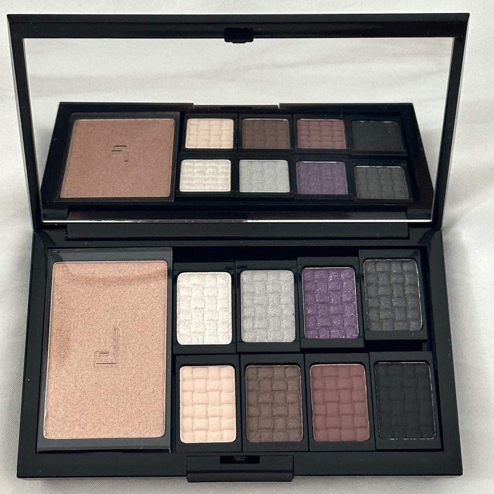 New- unused- Compact eyeshadow and blush powder set palette